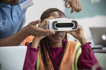 Free eye tests and corrective glasses for truck drivers in Kenya using PlenOptika/MEDIC’s Technology